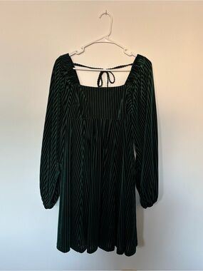 Asvivid Square Neck Long Sleeve Velvet Mini Dress in Dark Green